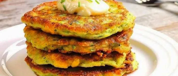 Zucchini-Käse-Puffer